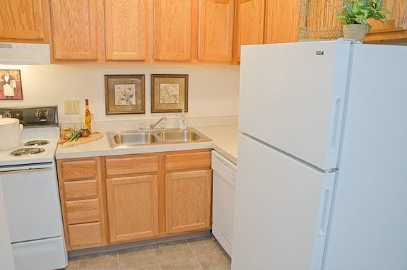 sawmillravine-kitchen