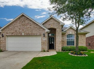 17915 Serene Shore Dr, Cypress, TX 77429