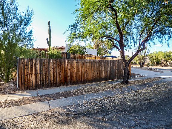 4th image of 3901 W Wild Horse Pl
