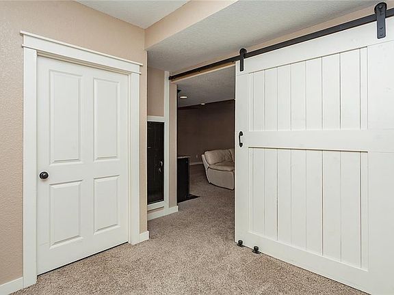 5th image of 621 Wilder Ave