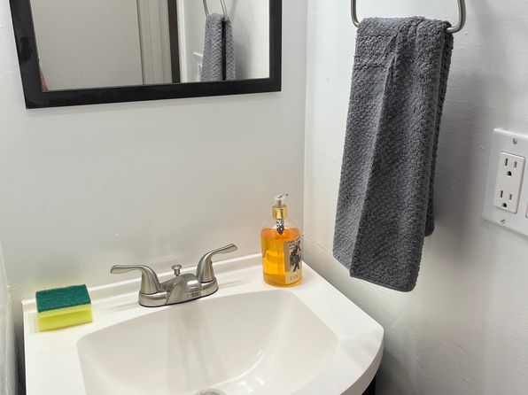 615 NW Oleander St APT 202