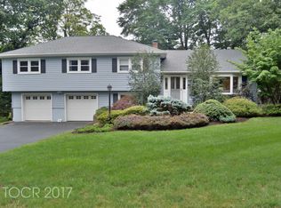 152 Elmwood Pl, Wyckoff, NJ 07481