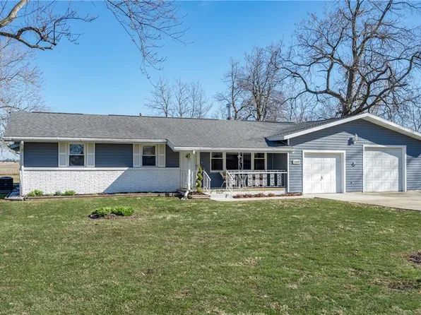 13940 E Georgia St, Effingham, IL 62401