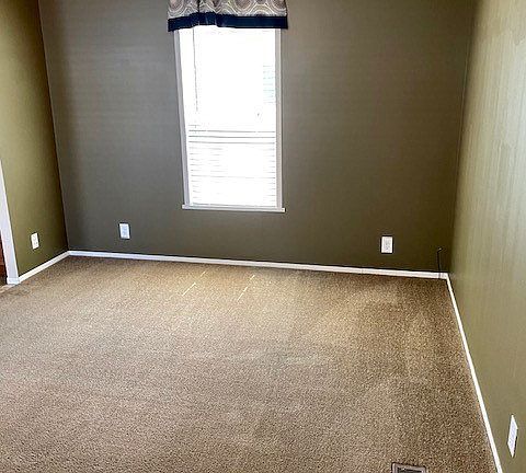 3rd image of 516 Courtland Ln #156