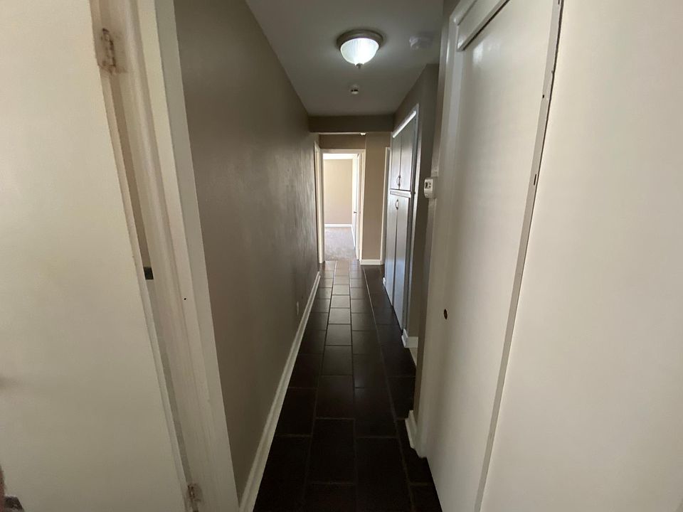 1st image of 703 W Wood St