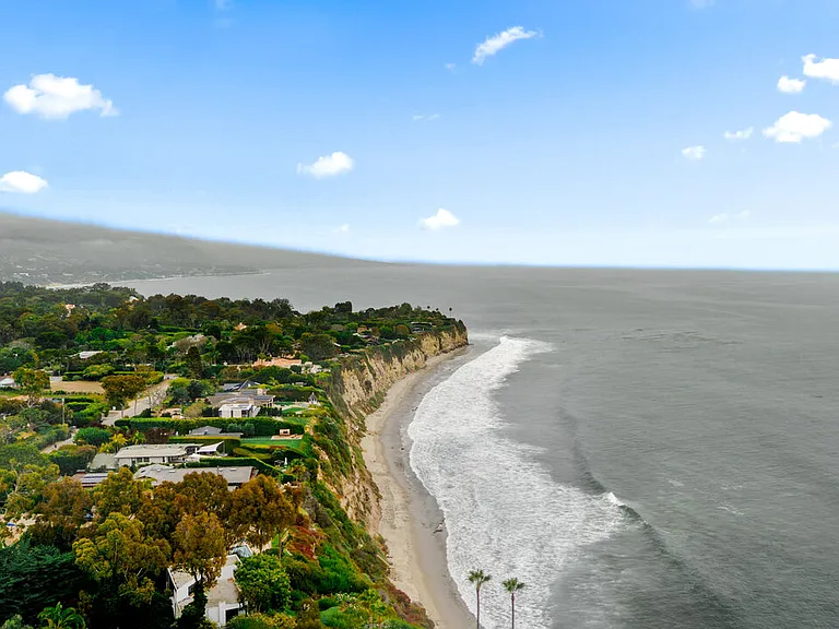 7122 Dume Dr — Photo 35