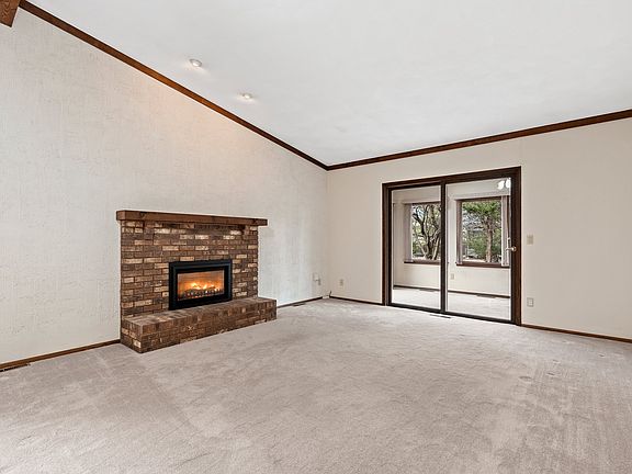 3rd image of 918 E Windfield Pl #918
