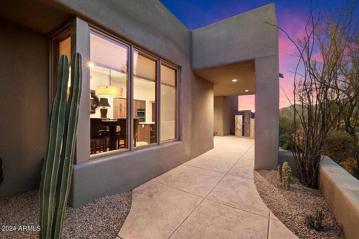 3 bed, 3.0 bath, 2292 sqft, $5,000 — Photo 3