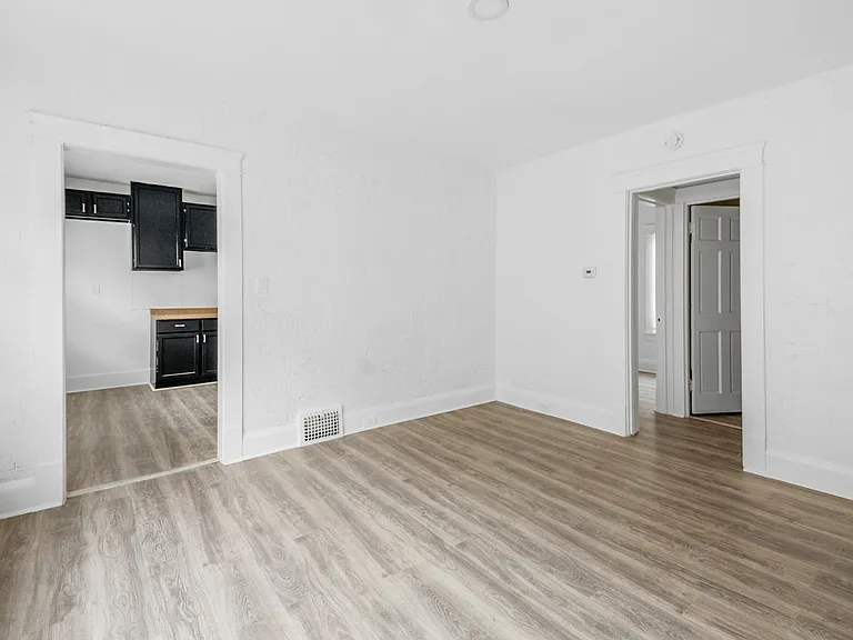8002 Maryland Ave #B — Photo 18