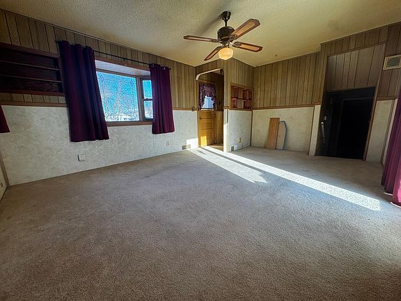 4th image of 801 Troendle St SE