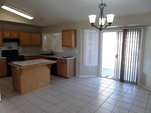 3rd image of 1338 E Cactus Bloom Way