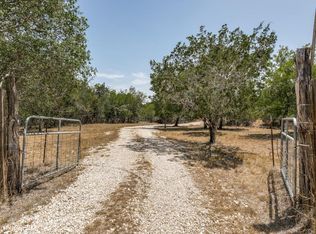 146 Elmwood Dr, Bandera, TX 78003