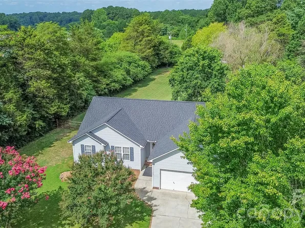 101 Mount Zion Dr, Statesville, NC 28625