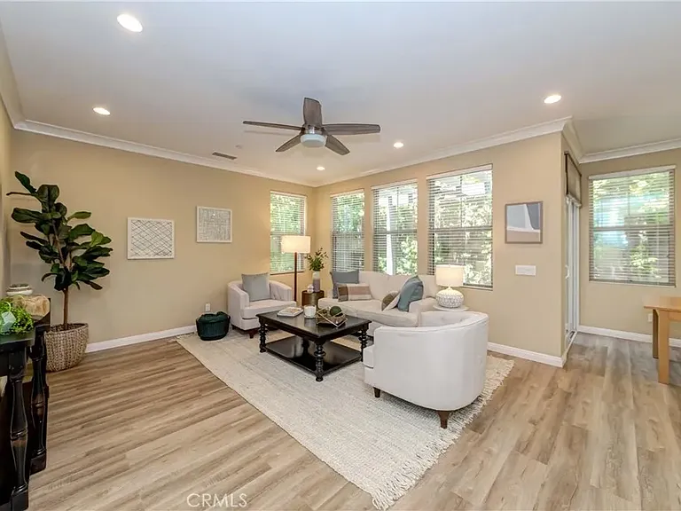 30 Larkfield — Photo 7