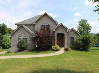 4013 Rustic Woods Dr, Clairton, PA 15025