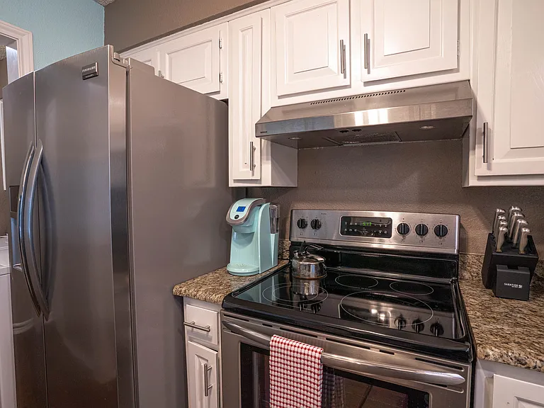 1429 Hall Dr — Photo 13