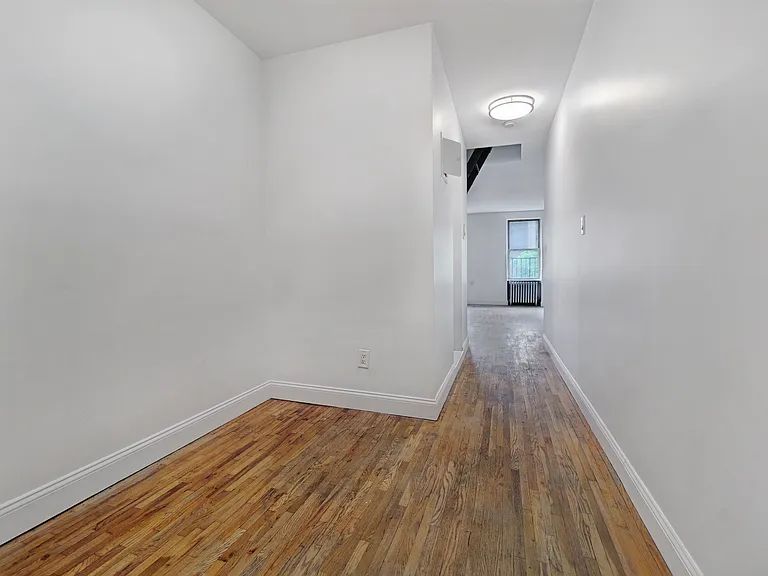 332 W 47th St #5A — Photo 7