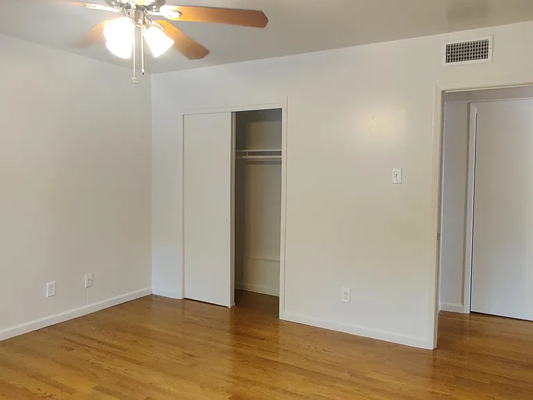 5939 Oram St #104 — Photo 9