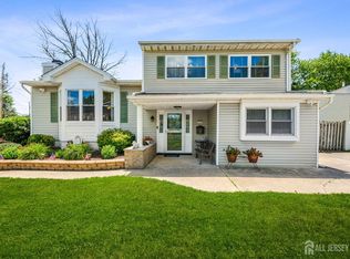 55 Woodview Dr, Old Bridge, NJ 08857