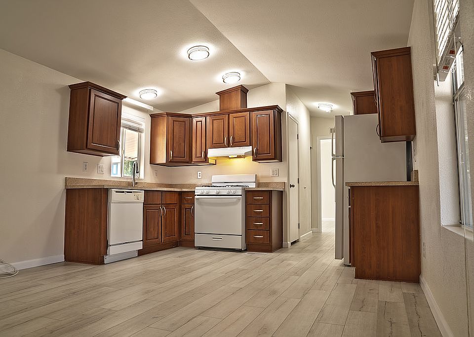 1st image of 450 E Bradley Ave Space 44