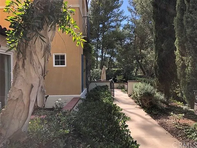 14 Firenze Ct — Photo 25