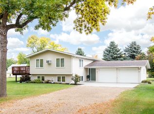 612 7th St, Edgeley, ND 58433
