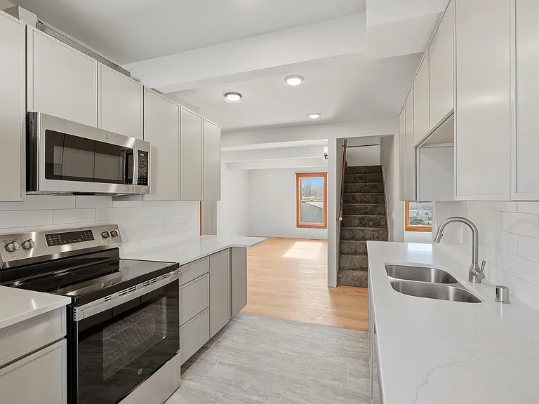 808 W Main St #2 — Photo 2