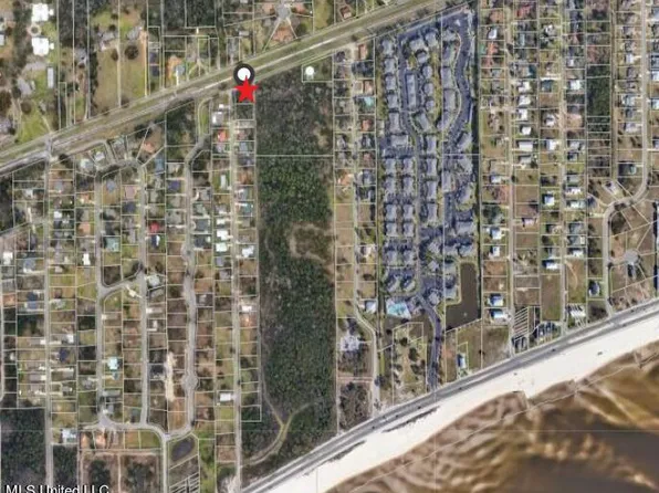4 Markham Dr #33, Long Beach, MS 39560