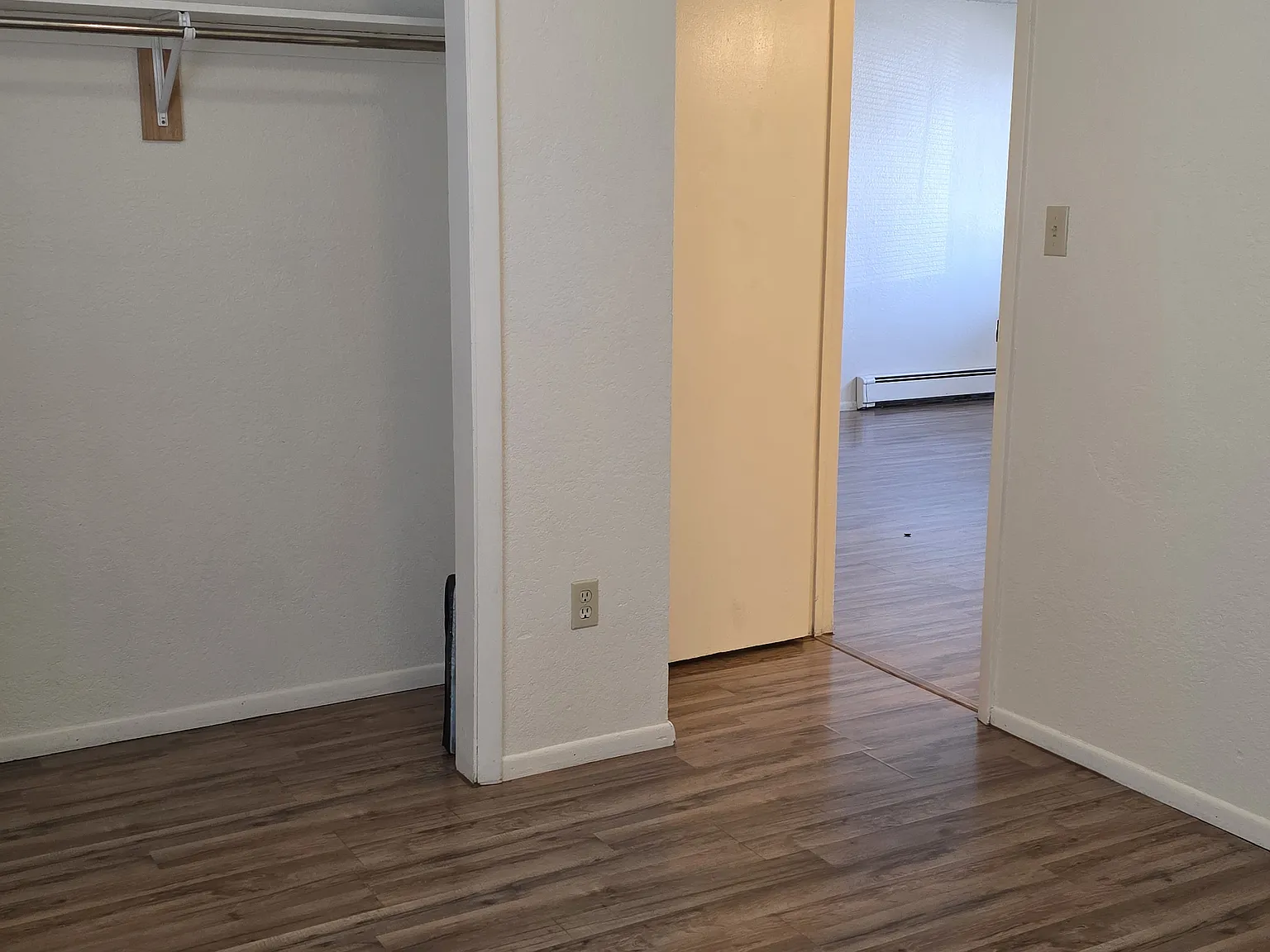 2 bed, 800 sqft, $1,200 — Photo 2