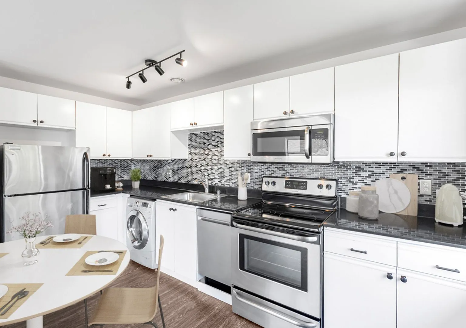 Ballard Heights Apartments — Photo 3