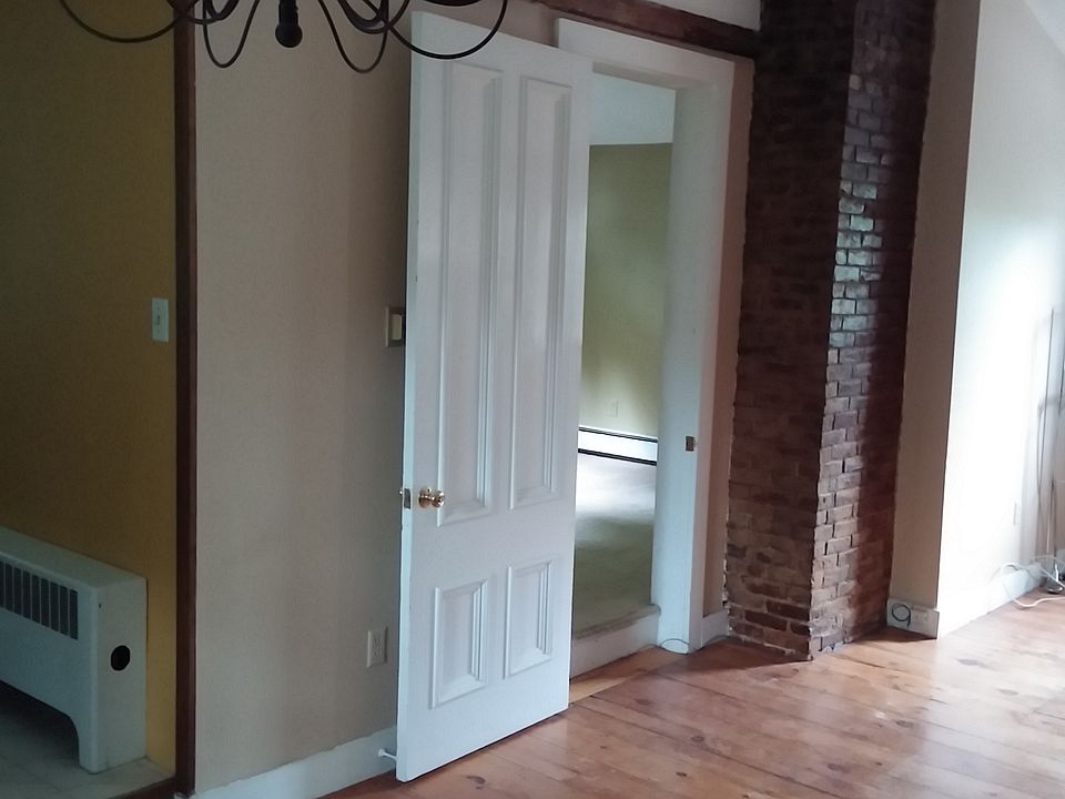 2nd image of 10 Pleasant St APT 1B