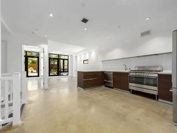 427 E 12th St APT 1A, New York, NY 10009