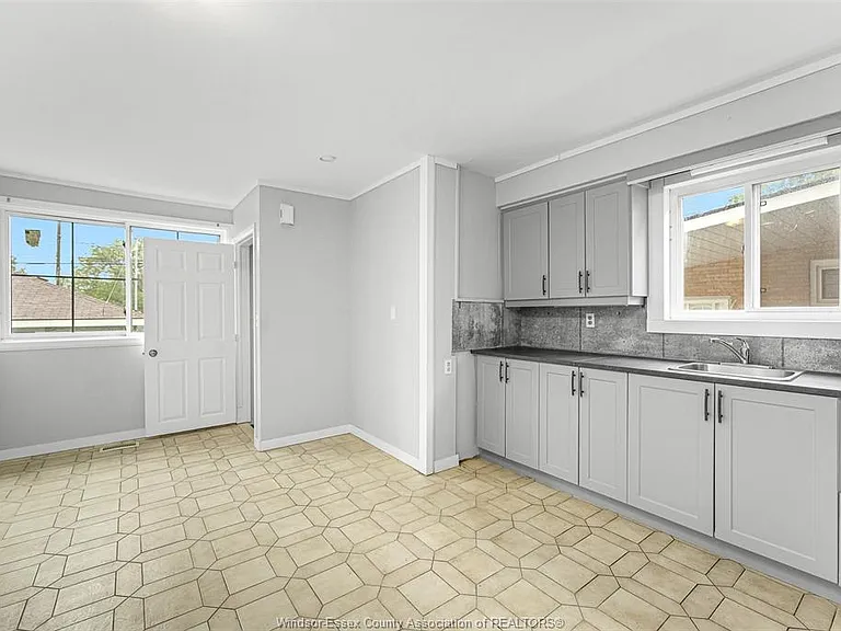 759 Pierre Ave #4 — Photo 5
