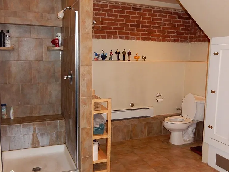 2 nd Bathroom off Master BR
