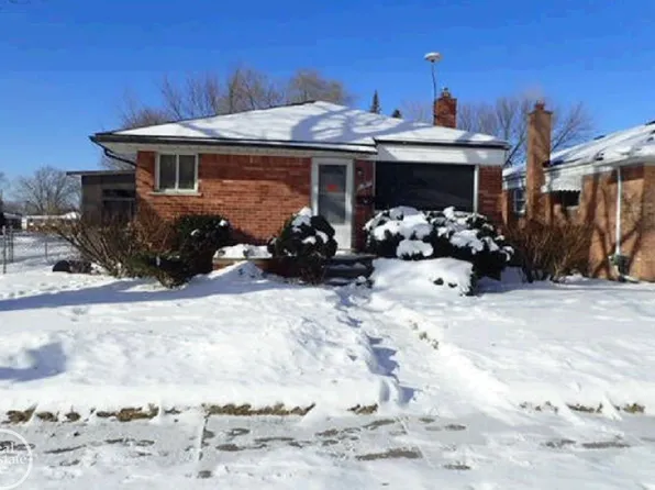 27301 Ursuline St, Saint Clair Shores, MI 48081
