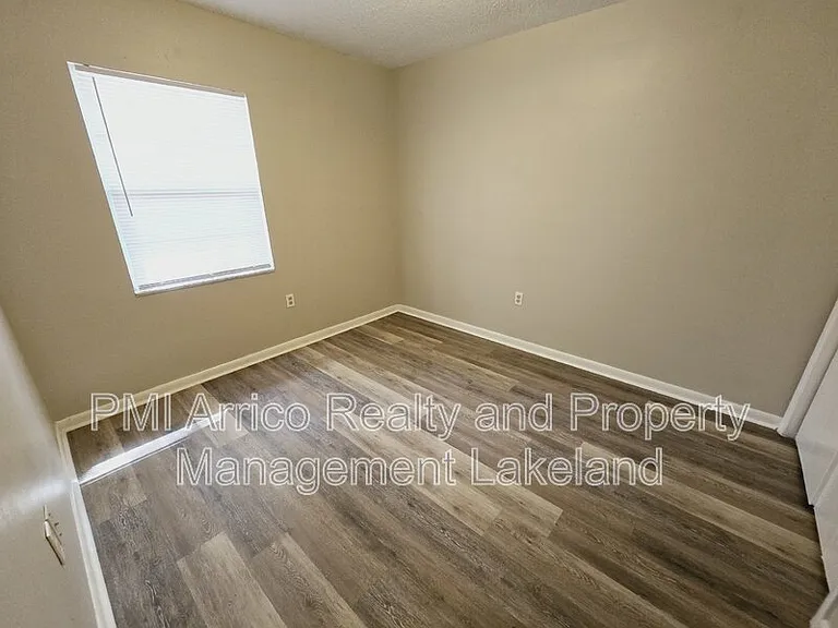 3323 S Polk Ave — Photo 12