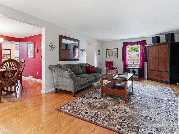 5th image of 2738 Milford Dr