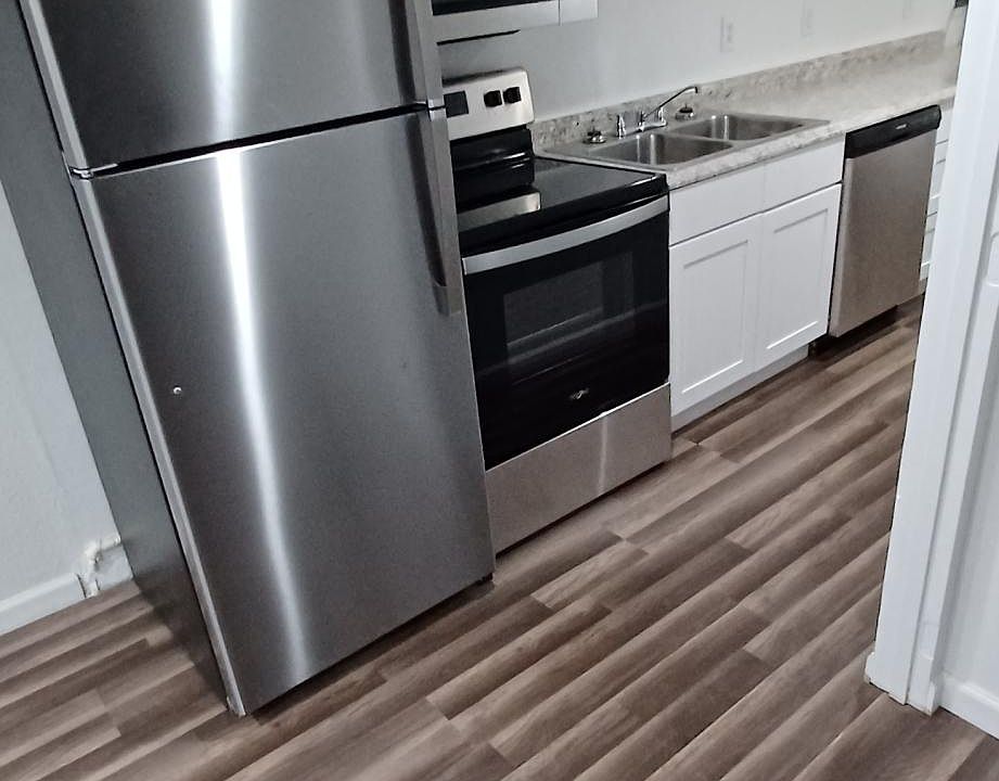 1st image of 4059 8th Ave NE #I