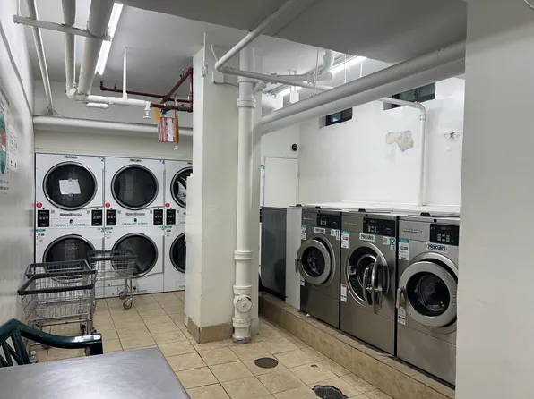 1360 Ocean Parkway image 18 of 18