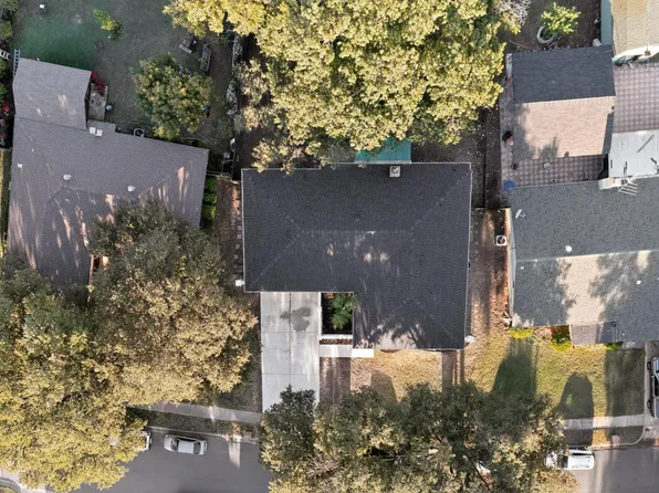 6325 Llano Dr, Edgecliff Village, TX 76134