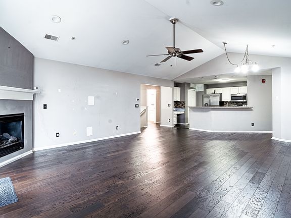 2nd image of 4205 Cameron Cir #34