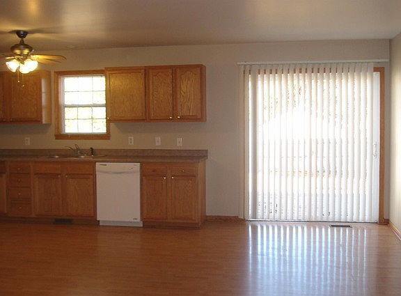 3rd image of 3125 Koscuisko St