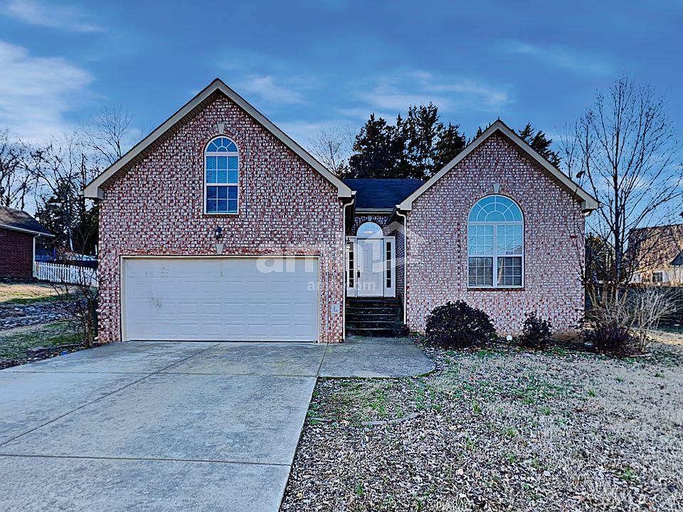 1st image of 2936 Greentree Dr