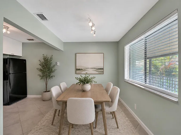 1250 Miami Rd #11 — Photo 12