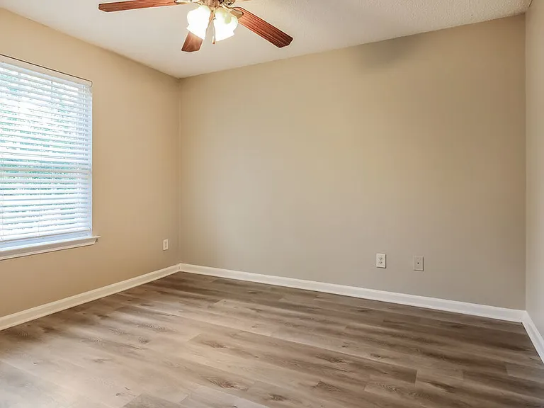 1871 Simmons Ln — Photo 15
