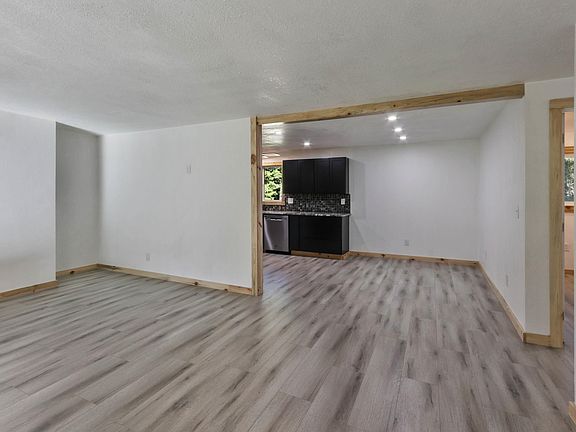 5th image of 253 Hopkins Rd