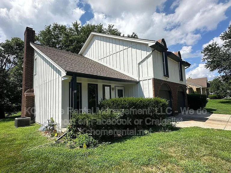 3870 SW Harbor Dr — Photo 4
