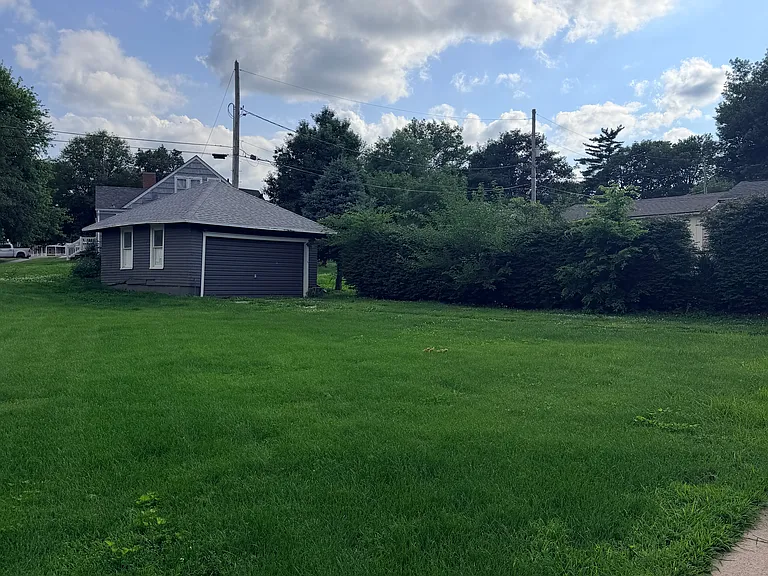 1700 Courthouse Ave — Photo 3
