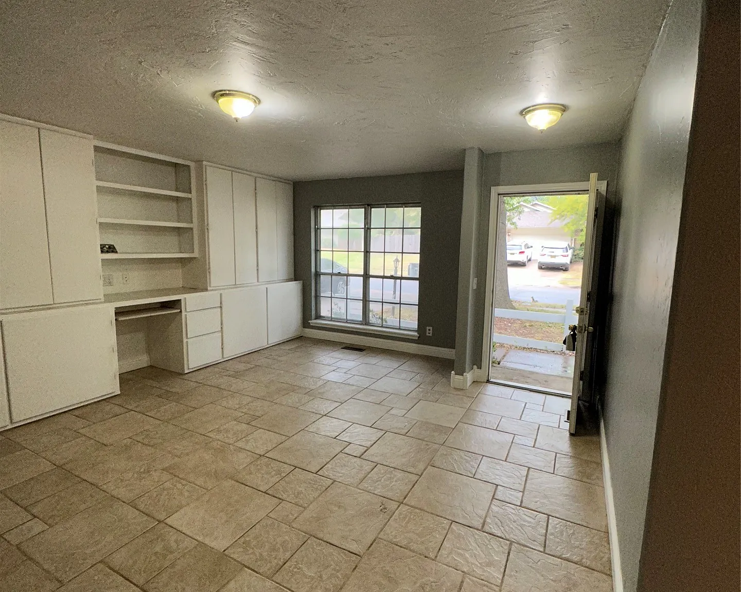 4 bed, 2.0 bath, 1970 sqft, $1,700 — Photo 2