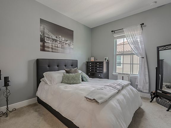 4th image of 1404 Lobelia Dr